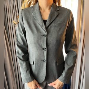 Banana Republic Women’s Blazer Sz 10. New with tags, charcoal grey, pin-striped
